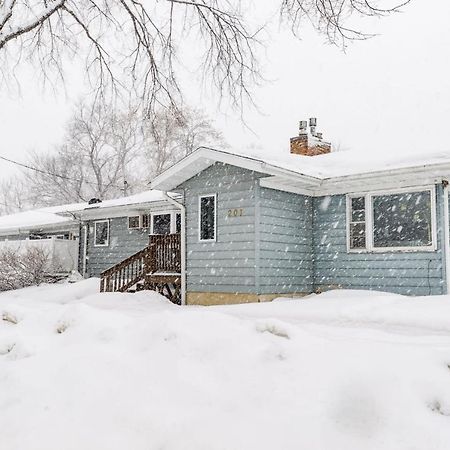 New Remodeled Townhome In Central Fargo Bagian luar foto
