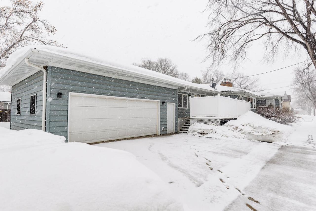 New Remodeled Townhome In Central Fargo Bagian luar foto
