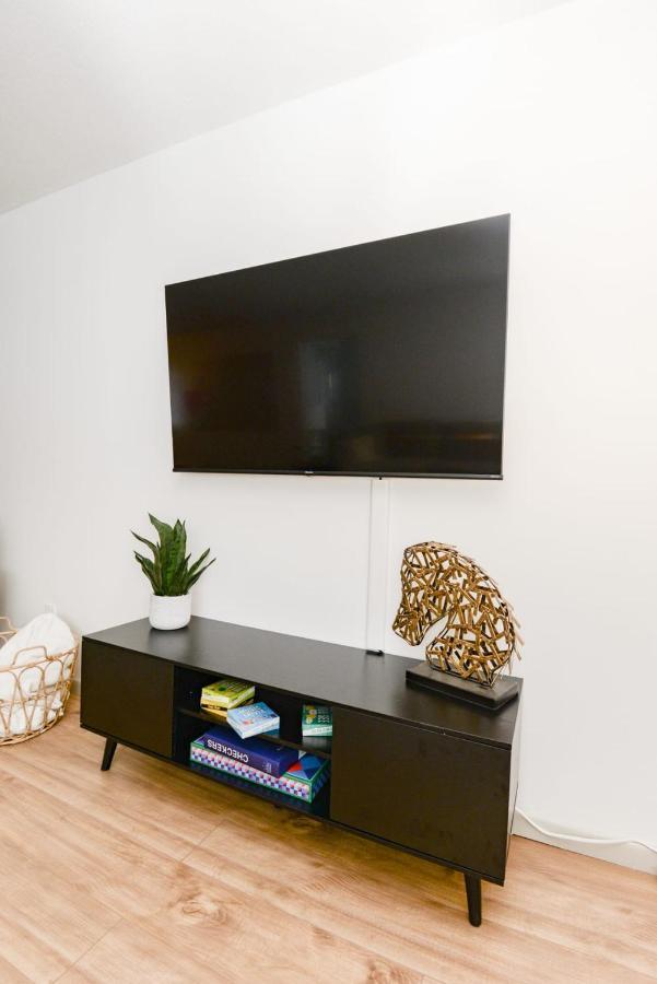 New Remodeled Townhome In Central Fargo Bagian luar foto