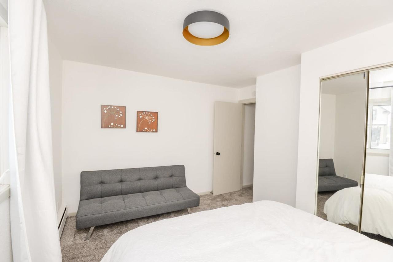 New Remodeled Townhome In Central Fargo Bagian luar foto