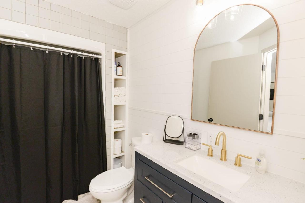 New Remodeled Townhome In Central Fargo Bagian luar foto